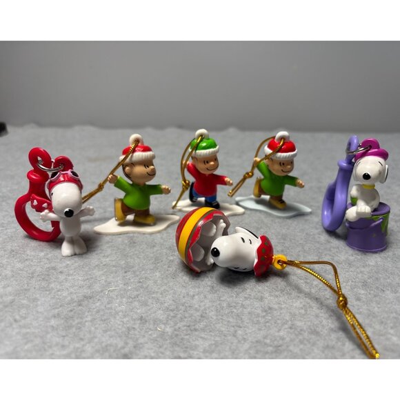 Peanuts Christmas Ornaments Snoopy & Friends Ice Skating & Festive Designs By UF - Picture 1 of 11